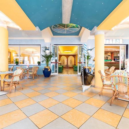 Hotel Ettoral ลิโดดิเยโซโล ภายนอก รูปภาพ