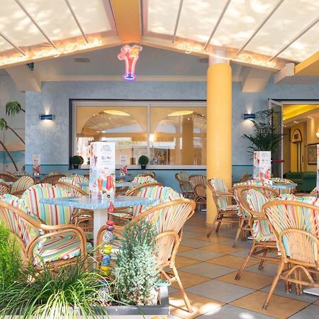 Hotel Ettoral ลิโดดิเยโซโล ภายนอก รูปภาพ