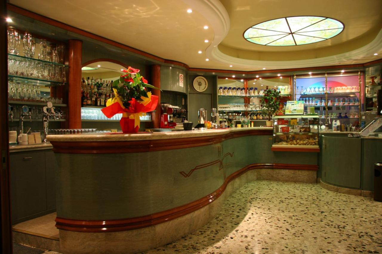 Hotel Ettoral ลิโดดิเยโซโล ภายนอก รูปภาพ