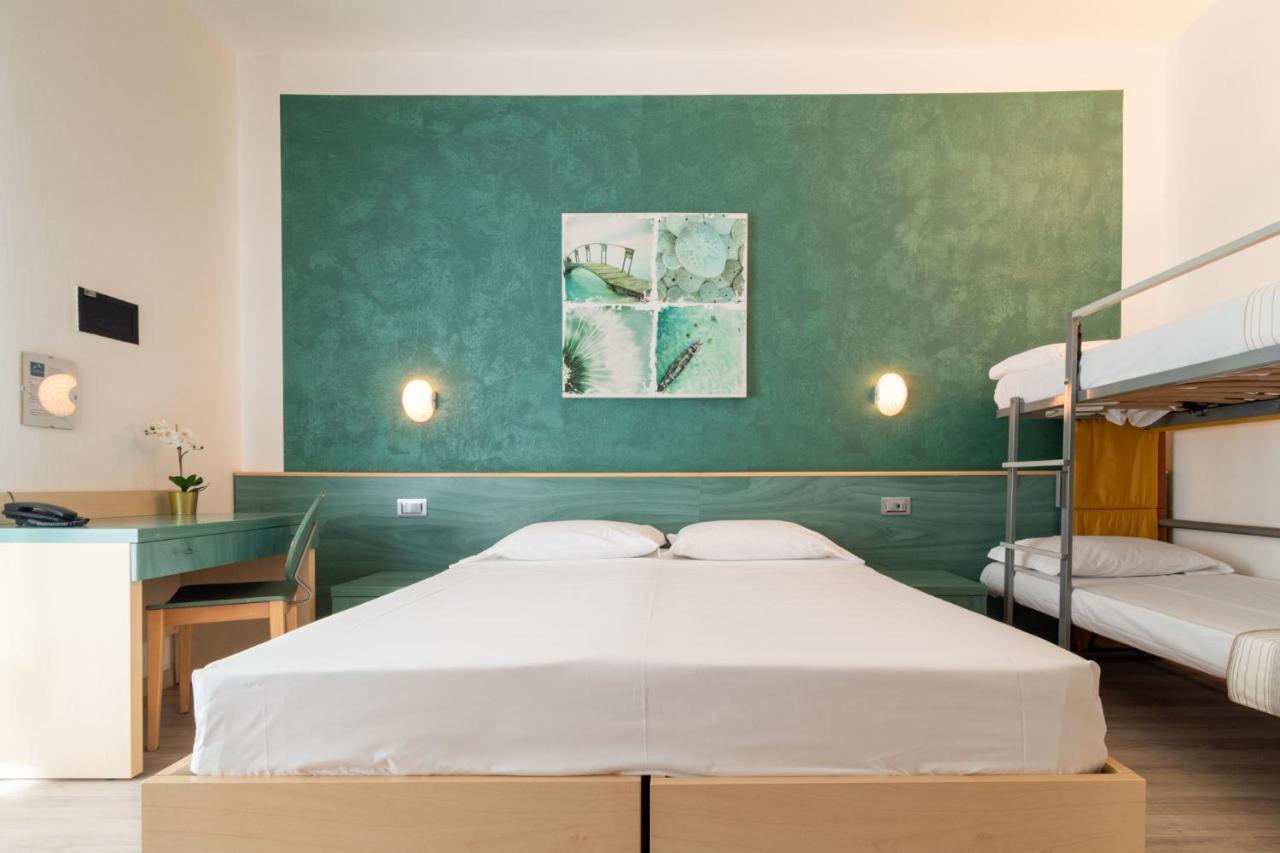 Hotel Ettoral ลิโดดิเยโซโล ภายนอก รูปภาพ
