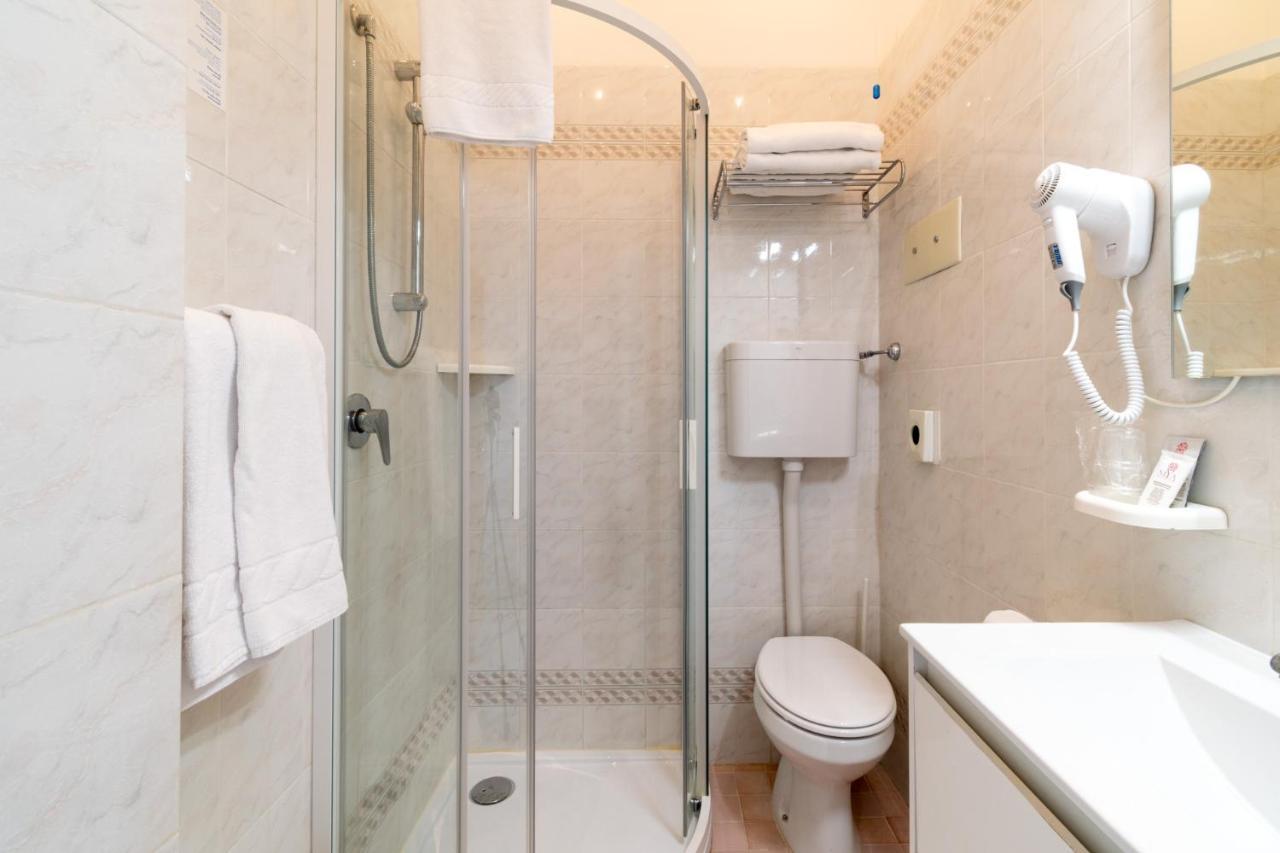 Hotel Ettoral ลิโดดิเยโซโล ภายนอก รูปภาพ