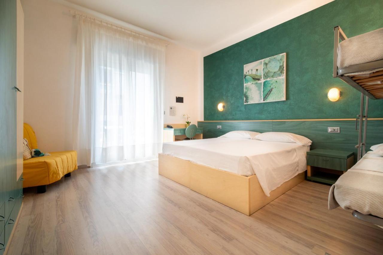 Hotel Ettoral ลิโดดิเยโซโล ภายนอก รูปภาพ