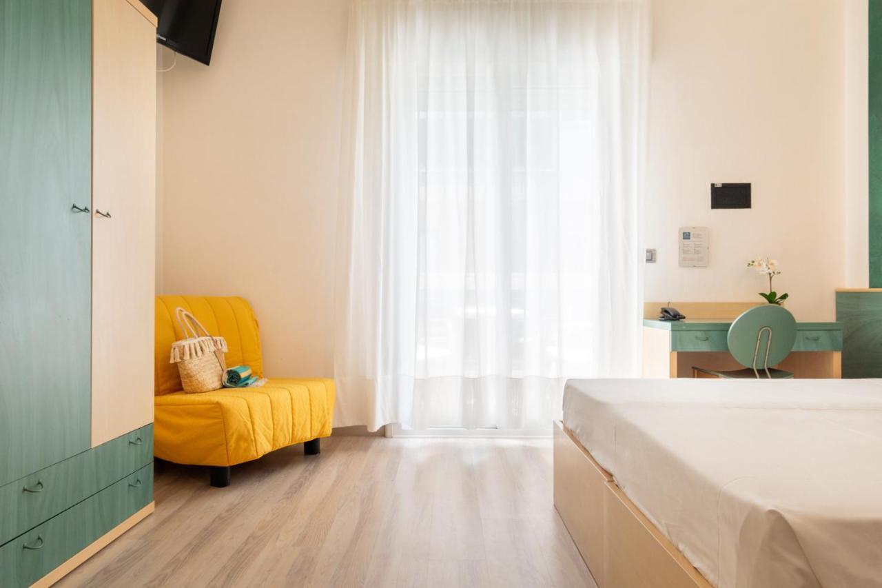 Hotel Ettoral ลิโดดิเยโซโล ภายนอก รูปภาพ