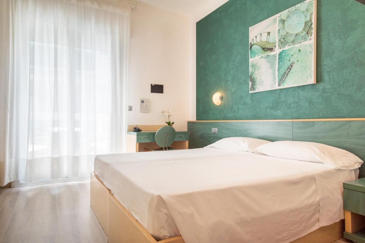 Hotel Ettoral ลิโดดิเยโซโล ภายนอก รูปภาพ