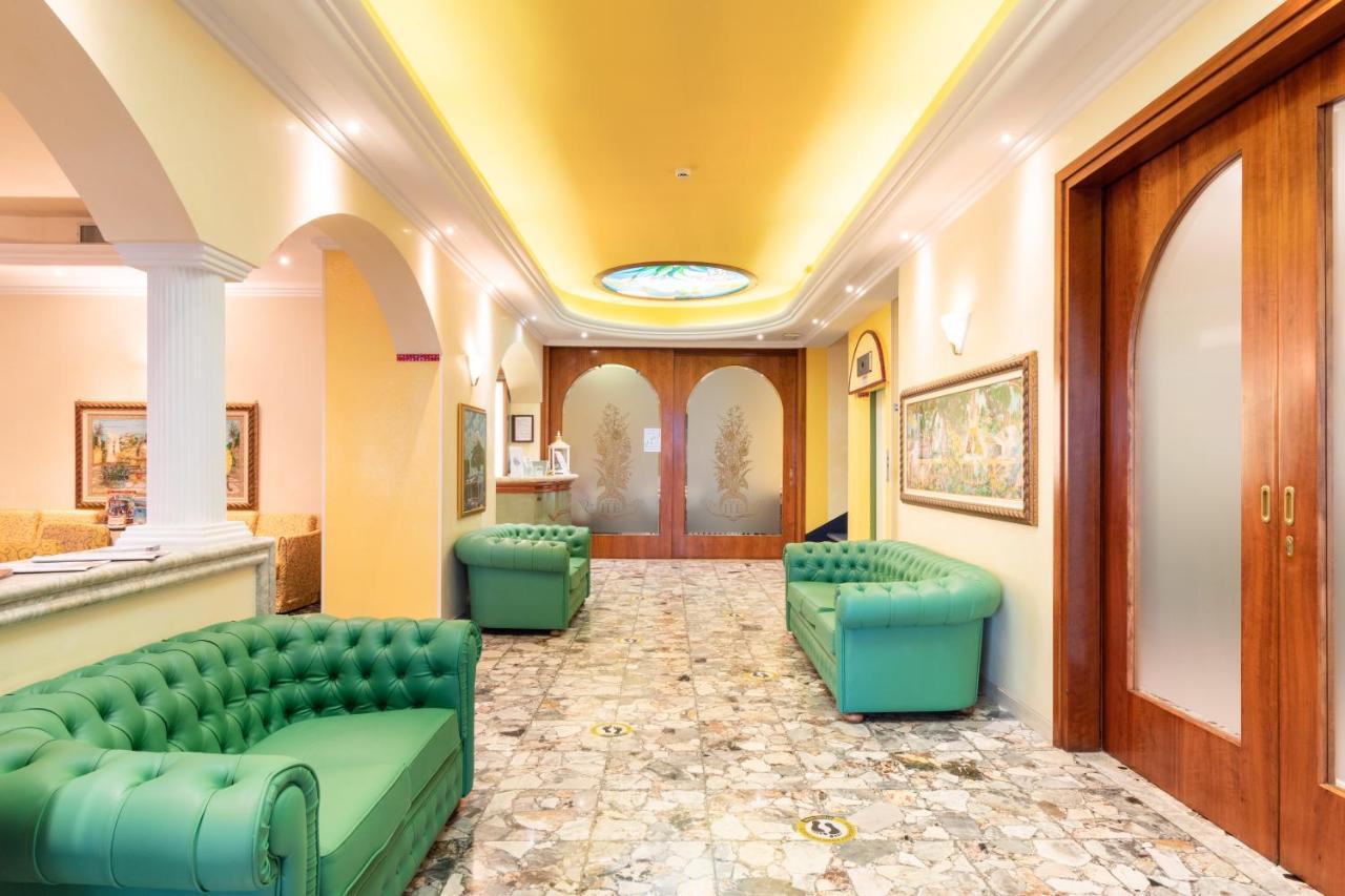 Hotel Ettoral ลิโดดิเยโซโล ภายนอก รูปภาพ