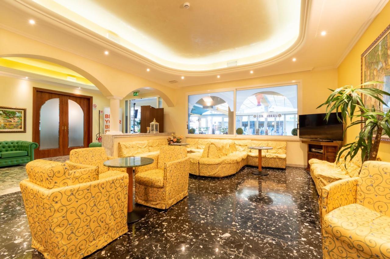 Hotel Ettoral ลิโดดิเยโซโล ภายนอก รูปภาพ
